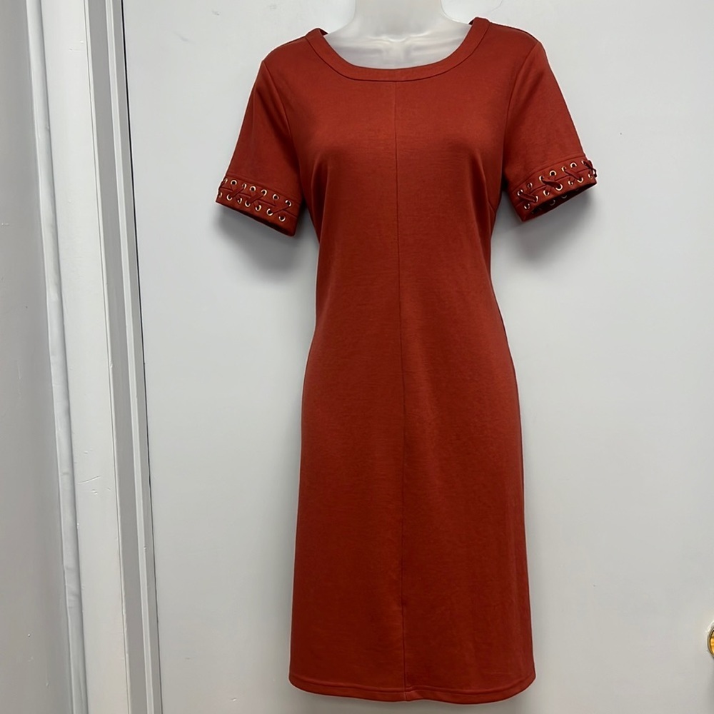 Spense Women’s Short Sleeve Dress with Lacing Details (Rust)